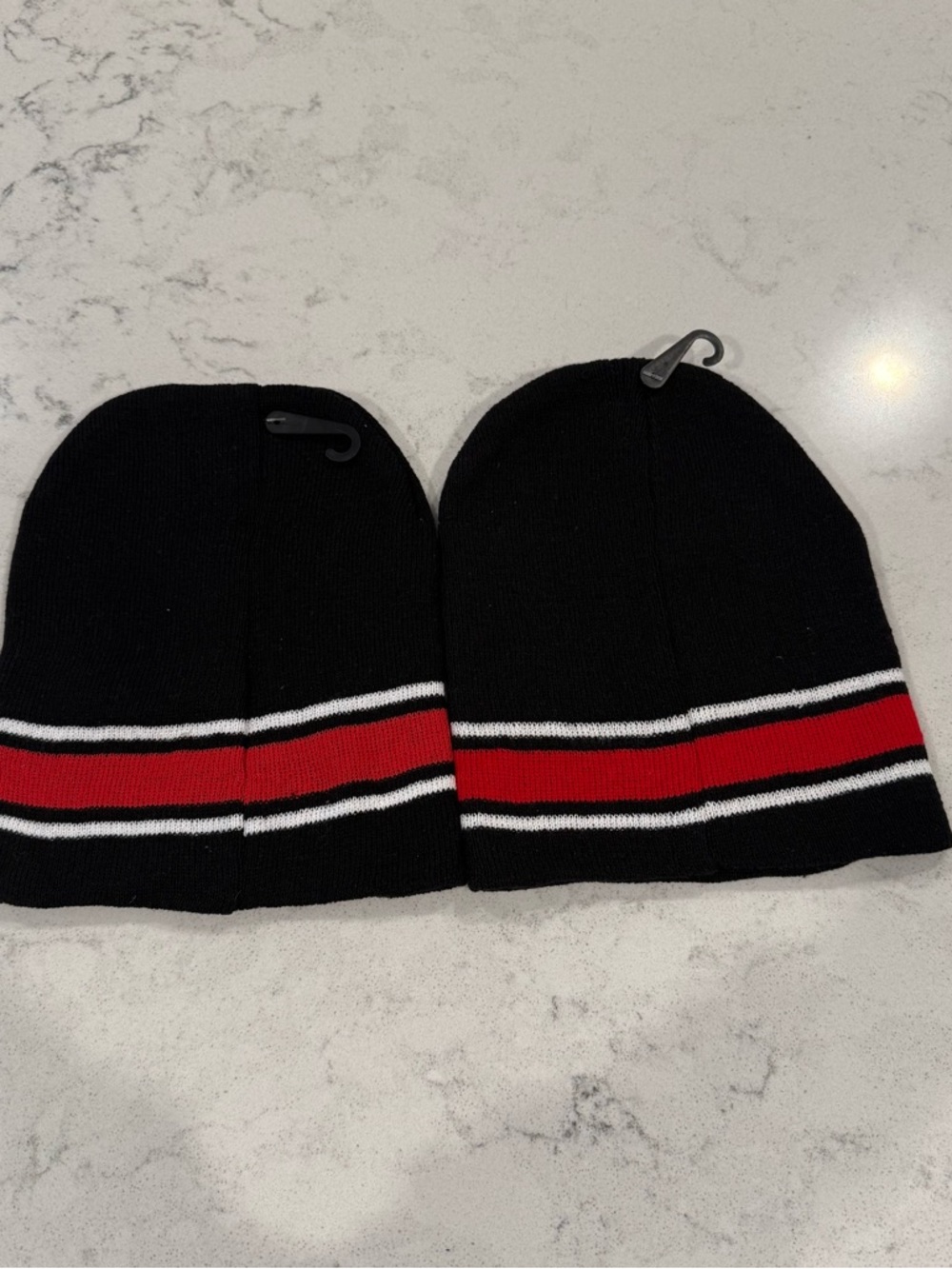 NWT- mb55 (2) Thermalsport Beanie Hat - Black & Red- One Size - Picture 2 of 5